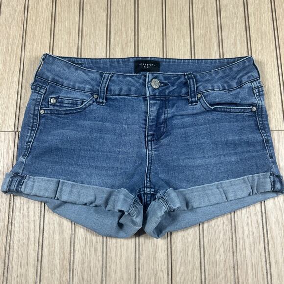 Celebrity Pink Denim Shorts 3/26 Low Rise Cuffed Delaware Wash Stretch Beach - Picture 1 of 7
